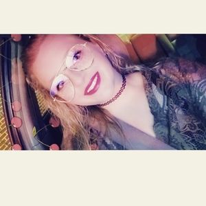 Meet your Posher, Kaydee